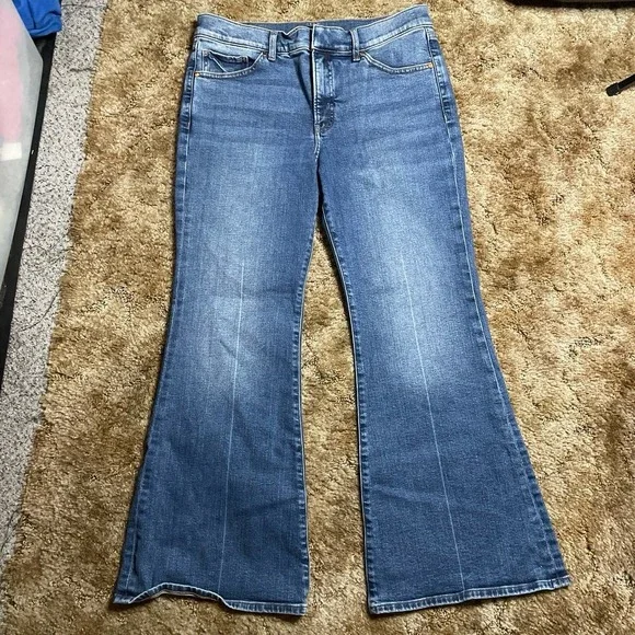 Express 70s Flare Mid Rise Stretch Jean Size 10 Short Woman's - Picture 4 of 7
